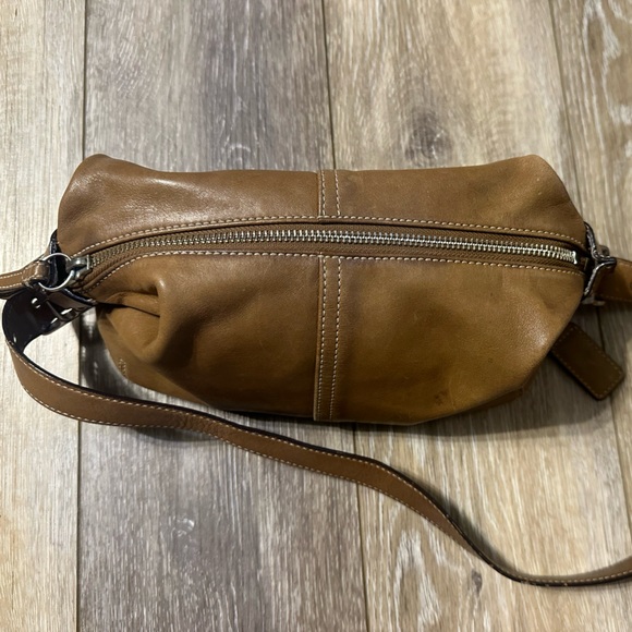 Vintage Coach Hampton Leather Shoulder Bag - Picture 6 of 8